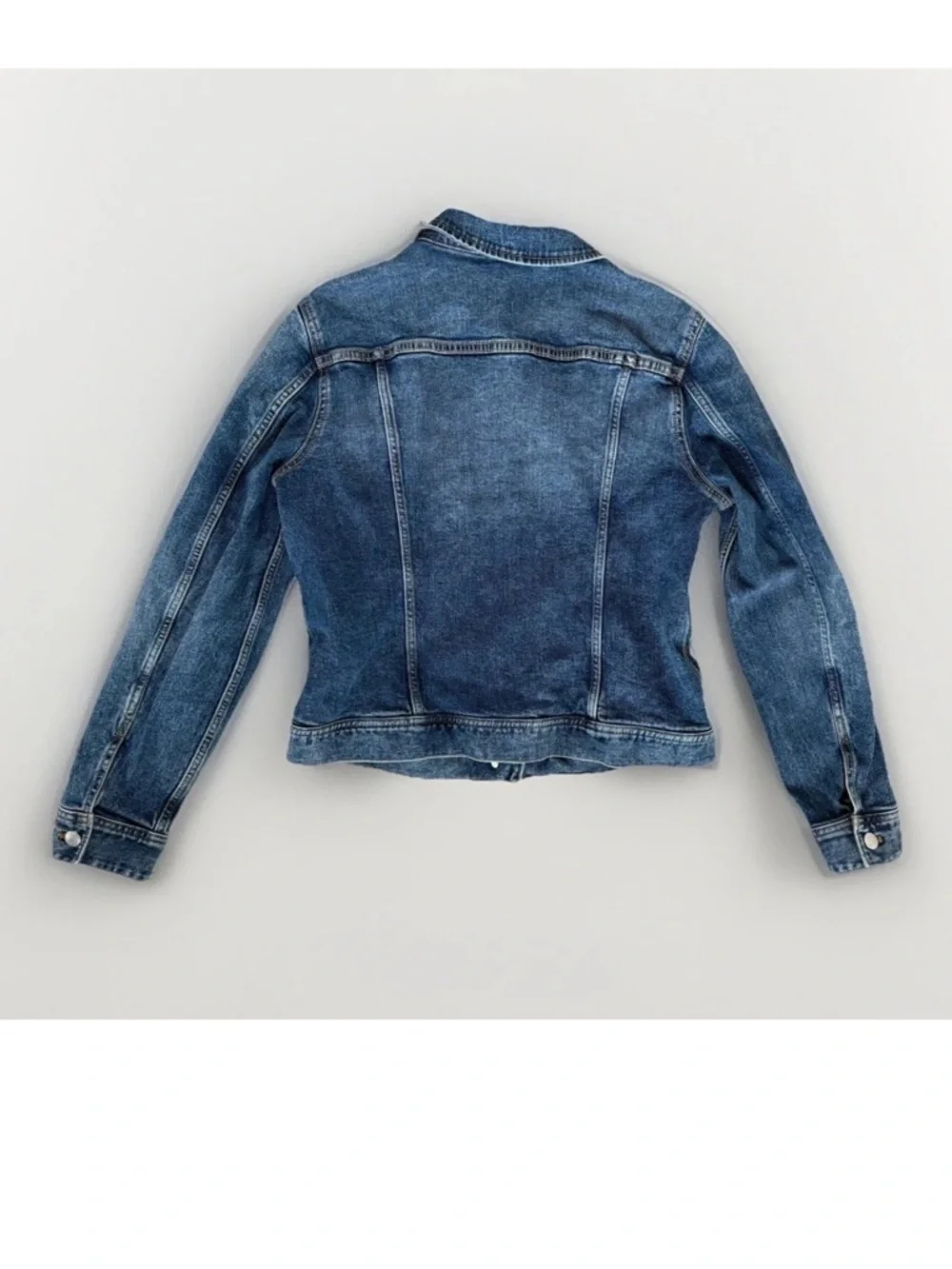 J CREW Womens Denim Classic Jean Jacket Blue Size Medium Timeless Trucker Jacket - Picture 15 of 15